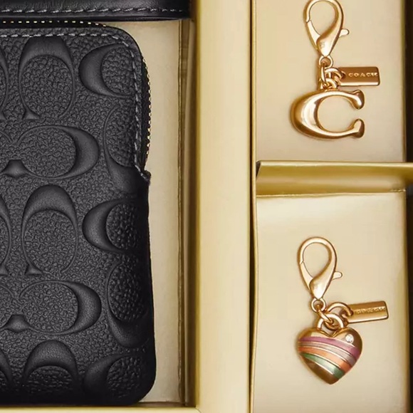 Coach NWT Boxed Corner Zip Wristlet In Signature Leather w Charms - Picture 2 of 6